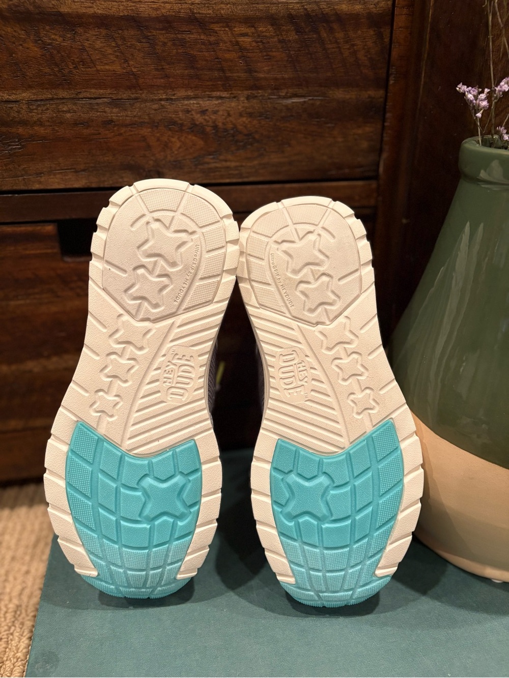 Hey Dude Sirocco Speckle Grey Neon Women’s Shoes NWT - Picture 15 of 16